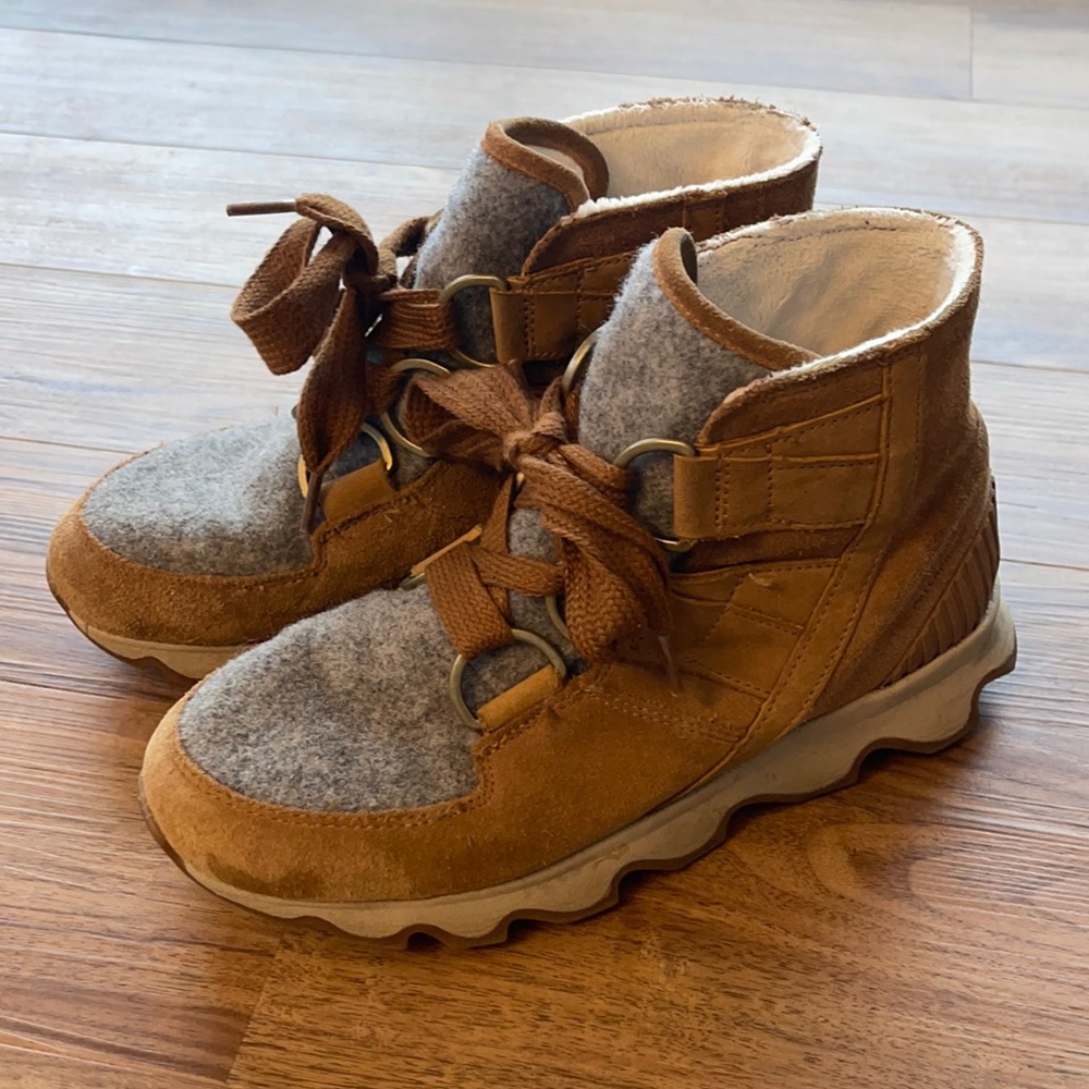 Sorel Caribou Short Boot